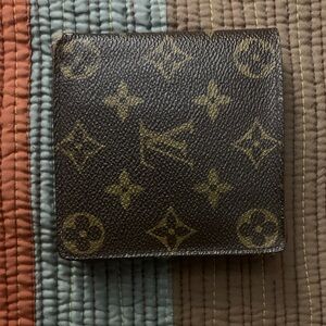 Louis Vuitton Classic Monogram Card Holder